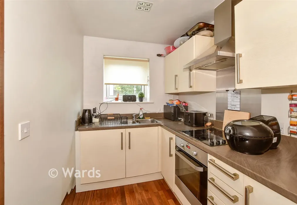 Kitchen - Olympia Way, Whitstable, Kent - Wards of Kent