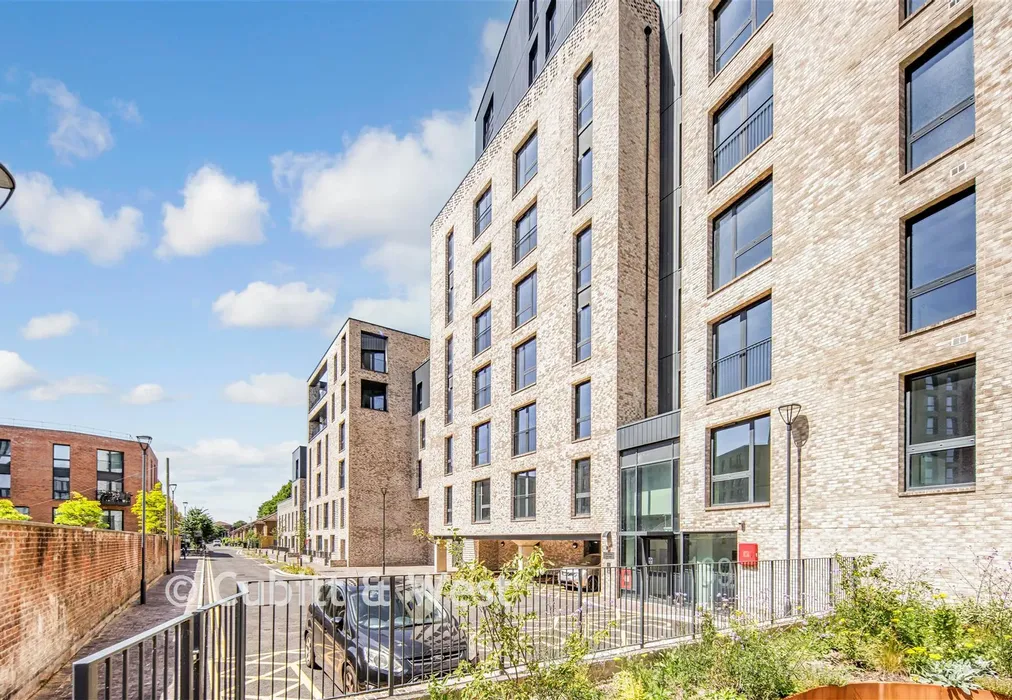 Front External - Saunders Park View, Brighton, East Sussex - Wards of Kent