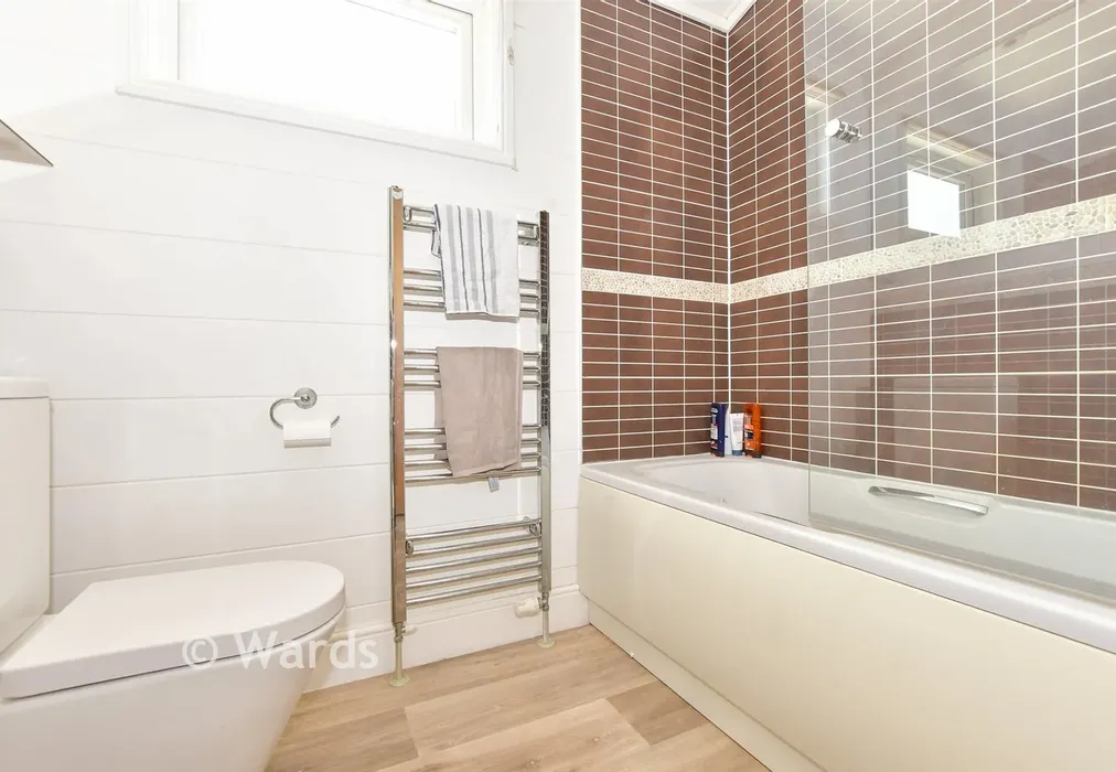 Bathroom - Reach Road, St Margarets-At-Cliffe, Dover, Kent - Wards of Kent