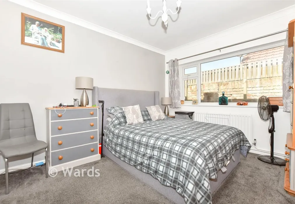 Bedroom 3 - The Parade, Greatstone, New Romney, Kent - Wards of Kent
