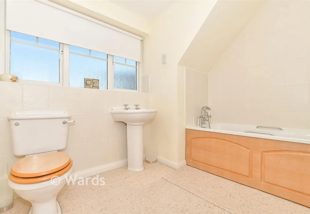 Bathroom - Cowdreys, Tonbridge, Kent - Wards of Kent