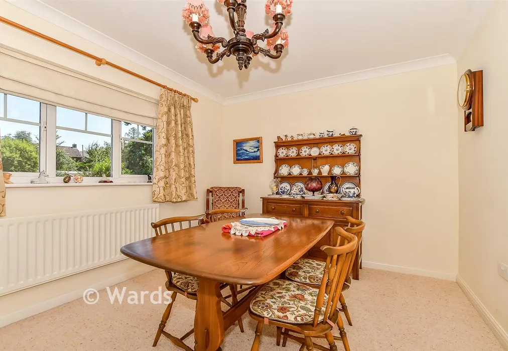 Bedroom 2 - Cowdreys, Tonbridge, Kent - Wards of Kent