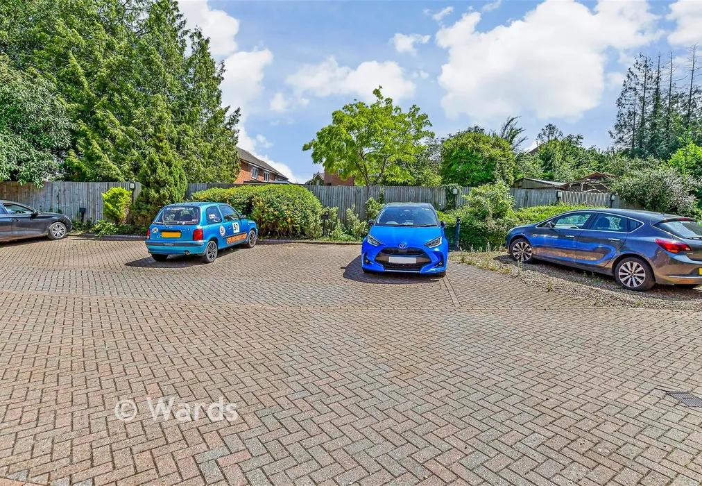Driveway/Parking - Cowdreys, Tonbridge, Kent - Wards of Kent