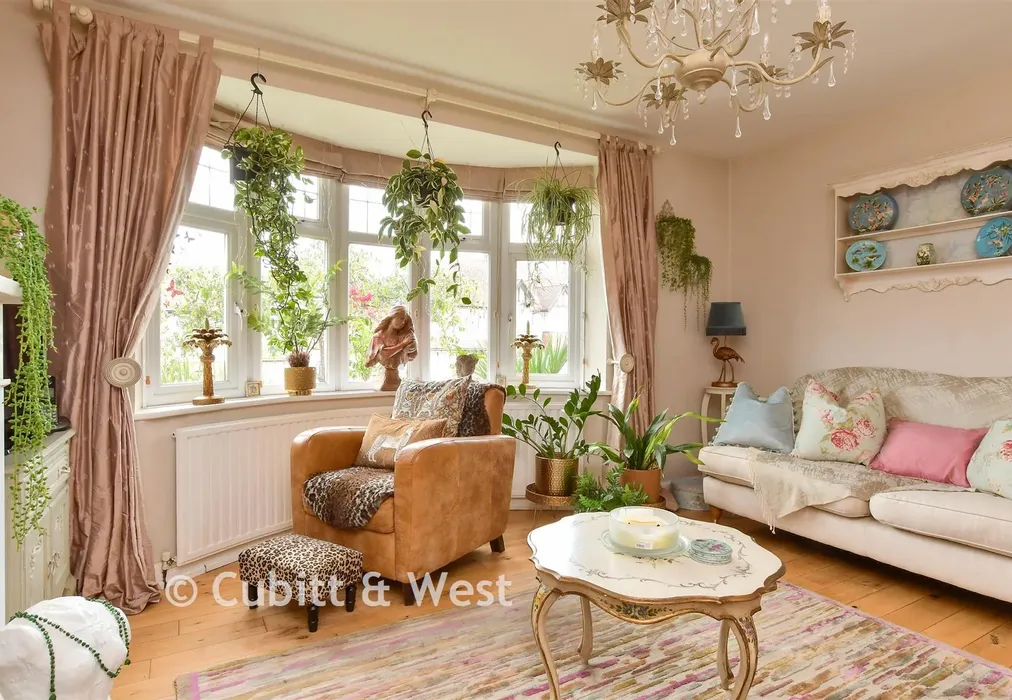 Lounge - Graham Avenue, Brighton, East Sussex - Wards of Kent