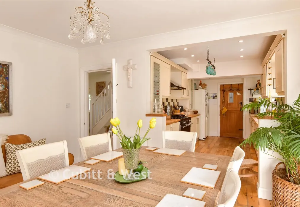 Internal Lifestyle Photograph - Graham Avenue, Brighton, East Sussex - Wards of Kent