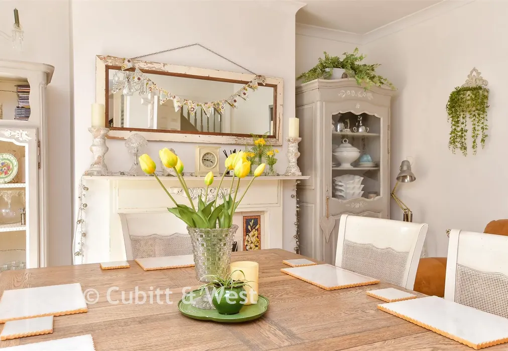Internal Lifestyle Photograph - Graham Avenue, Brighton, East Sussex - Wards of Kent