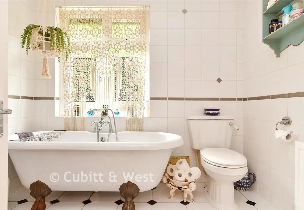 Internal Lifestyle Photograph - Graham Avenue, Brighton, East Sussex - Wards of Kent