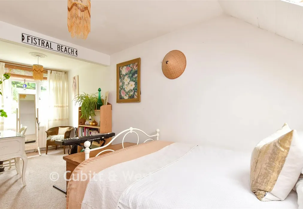 Bedroom 1 - Graham Avenue, Brighton, East Sussex - Wards of Kent