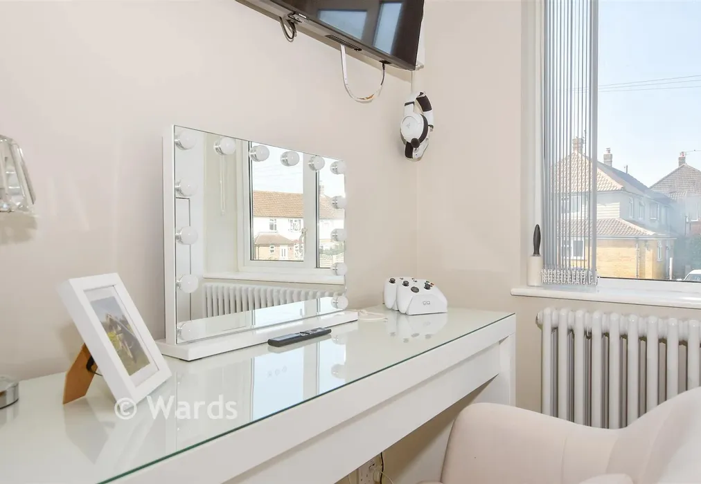 Internal Lifestyle Photograph - Heathside Avenue, Coxheath, Kent - Wards of Kent