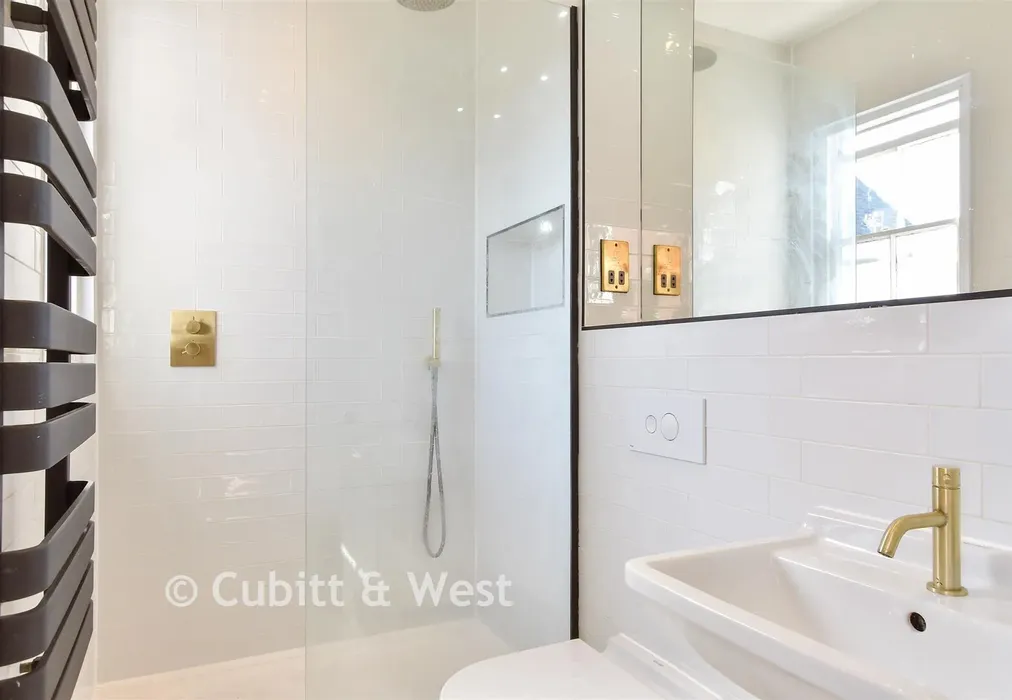 En-Suite Shower Room - Market Lane, Lewes, East Sussex - Wards of Kent