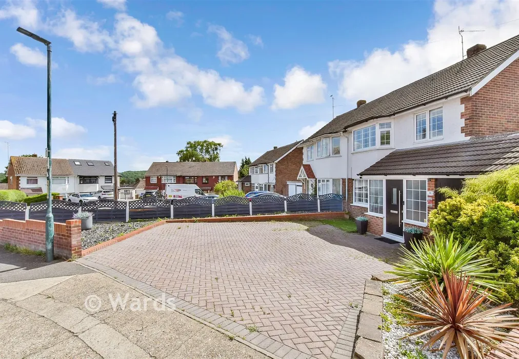 Driveway/Parking - Jarrett Avenue, Wainscott, Rochester, Kent - Wards of Kent