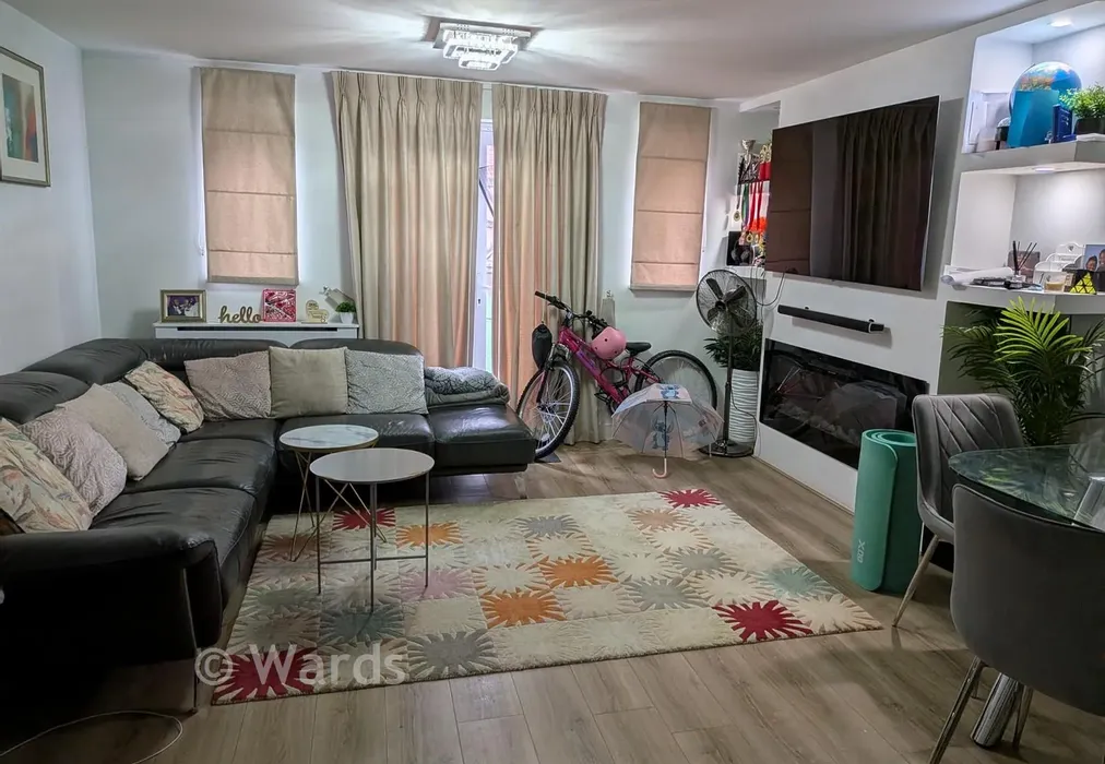 Lounge - Samas Way, Dartford, Kent - Wards of Kent