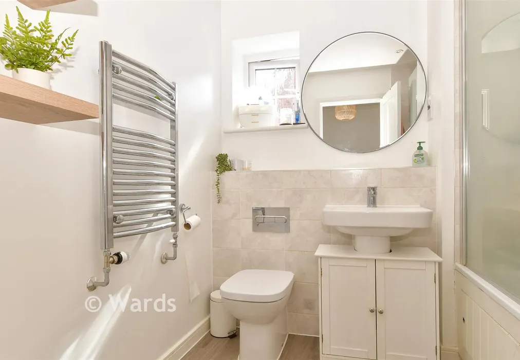 Bathroom - Boulton View, Rochester, Kent - Wards of Kent