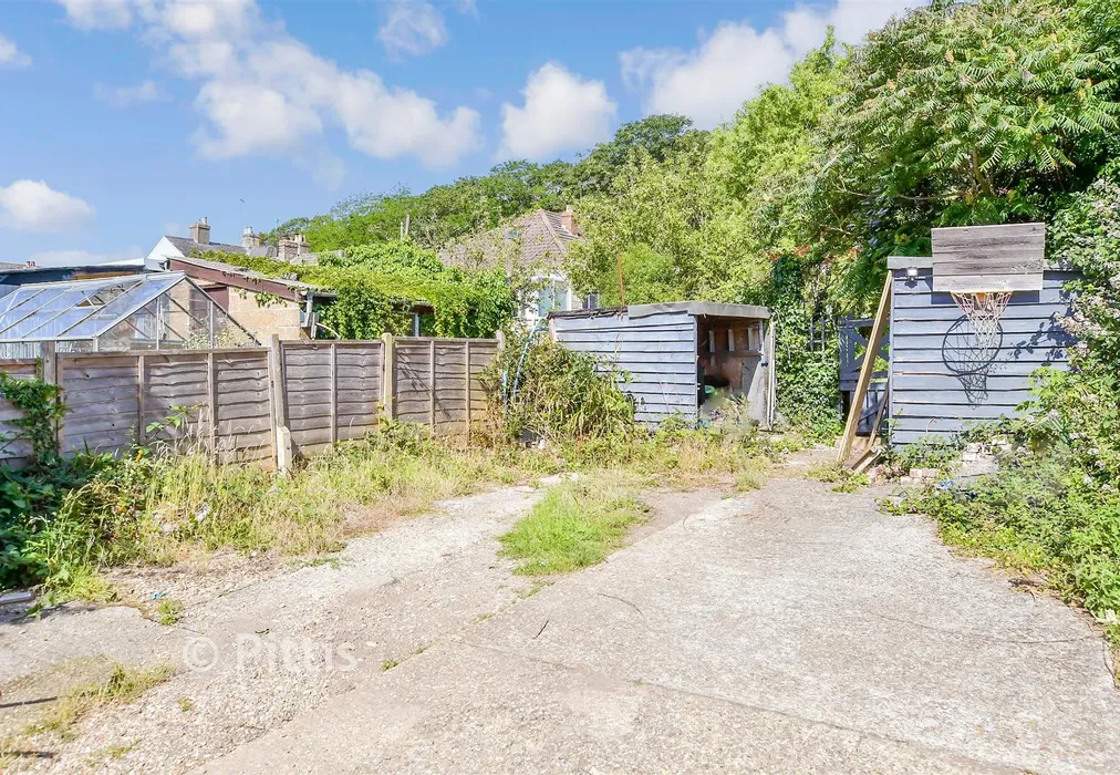 Driveway/Parking - Morton Road, Brading, Isle of Wight - Wards of Kent