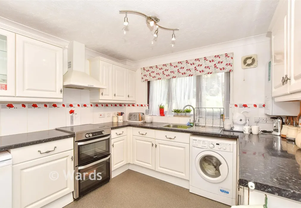 Kitchen - Hillcrest, Great Chart, Ashford, Kent - Wards of Kent