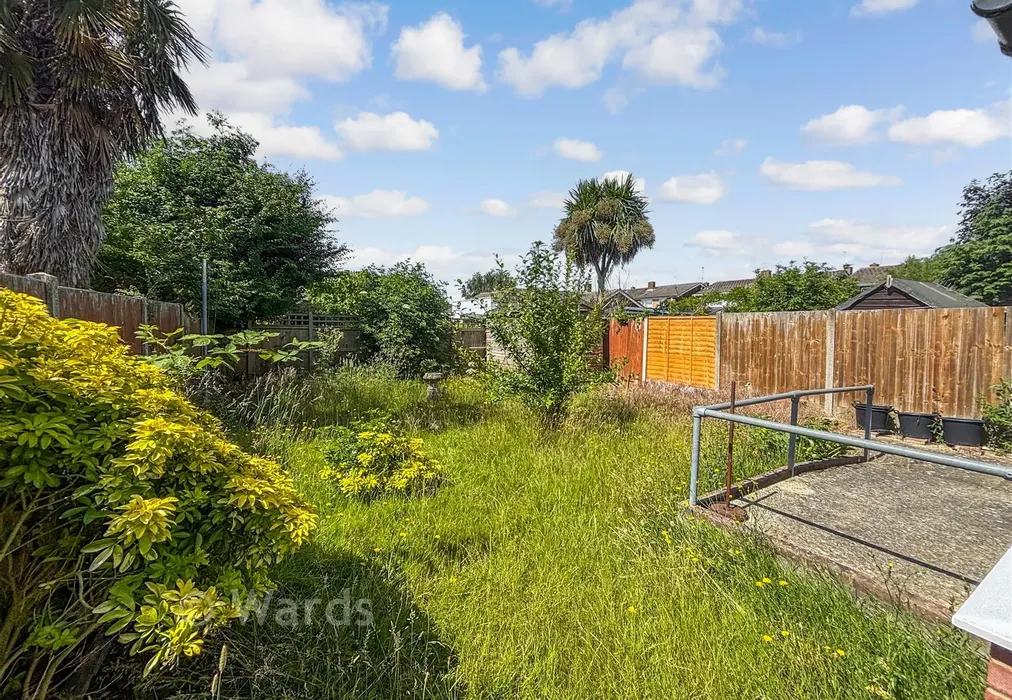 Rear Garden - Wells Way, Faversham, Kent - Wards of Kent