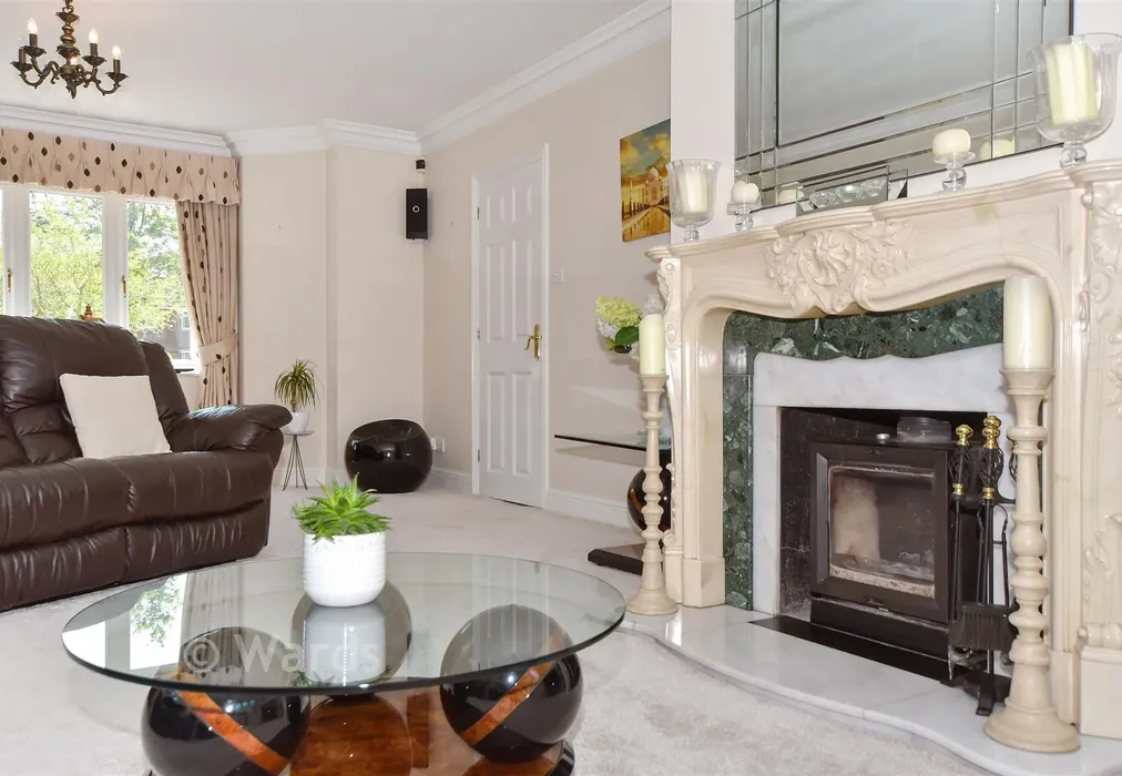 Internal Lifestyle Photograph - Shuttle Close, Biddenden, Ashford, Kent - Wards of Kent