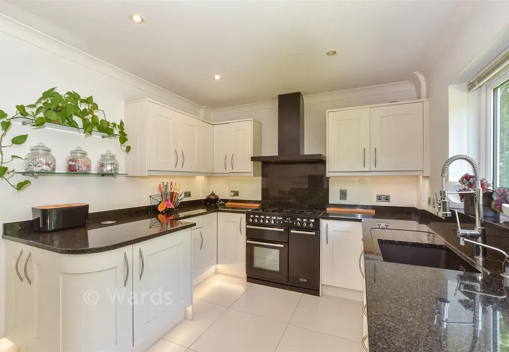 Kitchen - Shuttle Close, Biddenden, Ashford, Kent - Wards of Kent