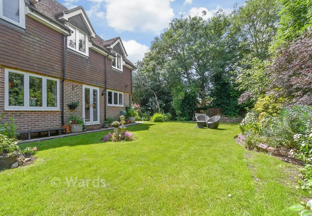 Rear Garden - Shuttle Close, Biddenden, Ashford, Kent - Wards of Kent