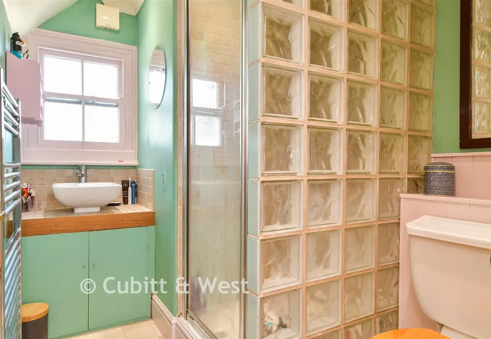 En-Suite Shower Room - Cuckfield Road, Hurstpierpoint, West Sussex - Wards of Kent