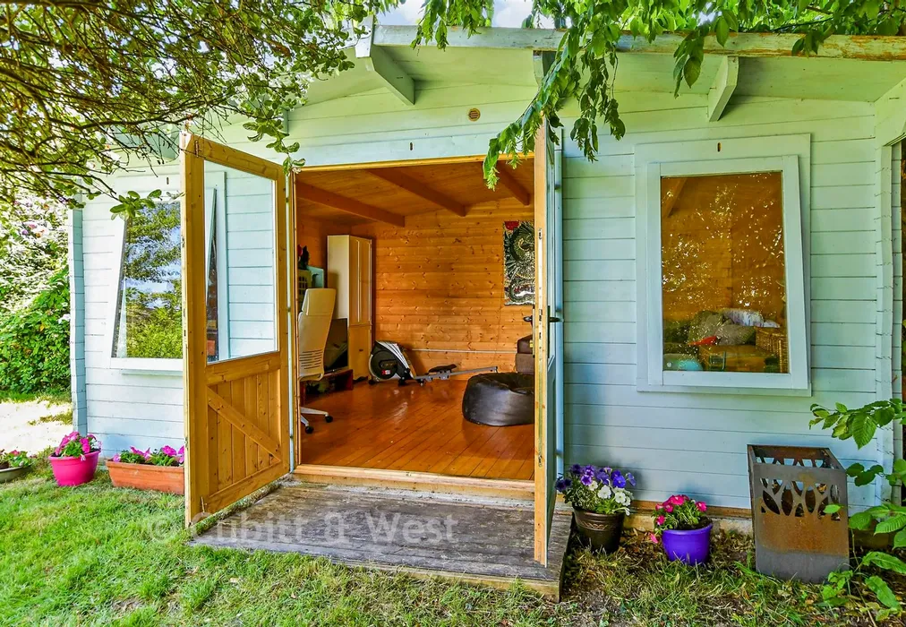 Workshop/Outbuildings - Cuckfield Road, Hurstpierpoint, West Sussex - Wards of Kent