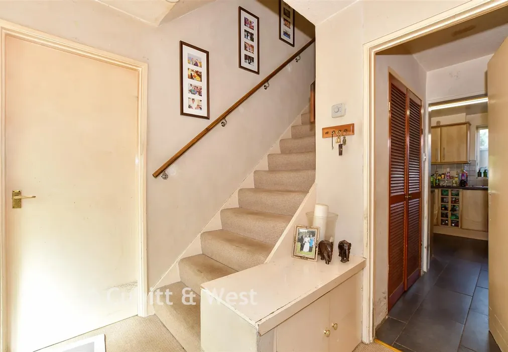 Entrance Hall - Thatcher Close, Crawley, West Sussex - Wards of Kent