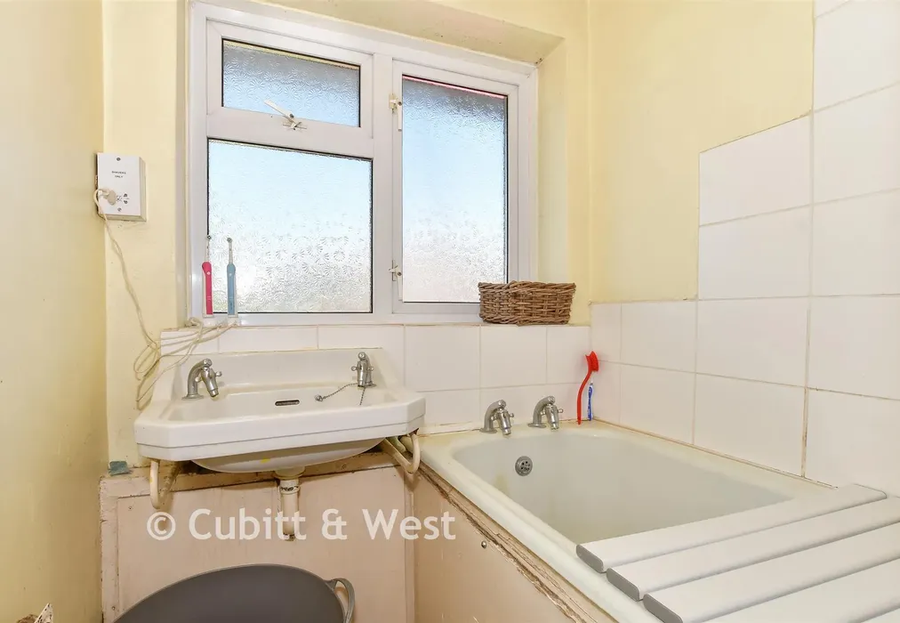 Bathroom - Thatcher Close, Crawley, West Sussex - Wards of Kent