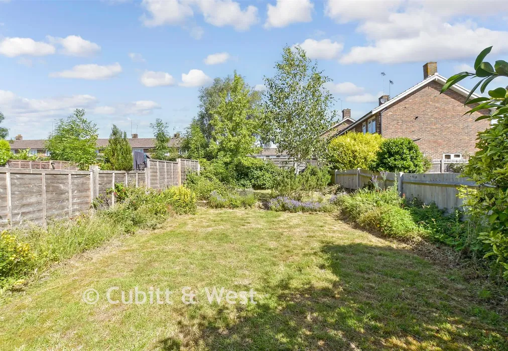 Rear Garden - Thatcher Close, Crawley, West Sussex - Wards of Kent