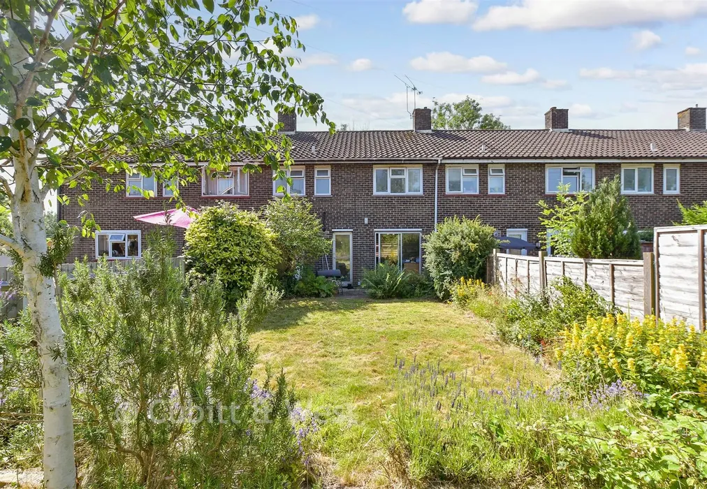Rear Garden - Thatcher Close, Crawley, West Sussex - Wards of Kent