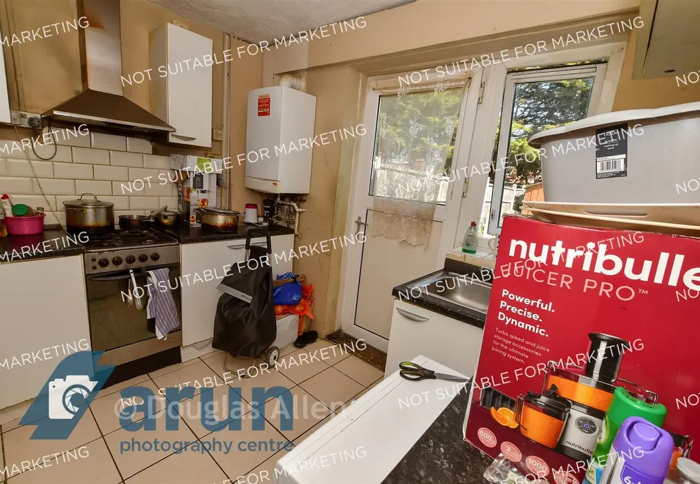 Kitchen - Woodward Road, Dagenham, Essex - Wards of Kent