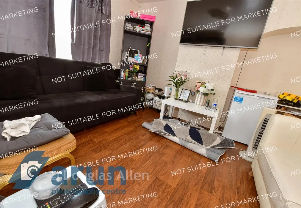 Lounge - Woodward Road, Dagenham, Essex - Wards of Kent