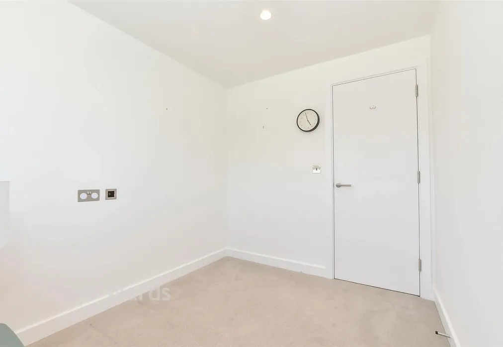 Bedroom 3 - Sandpiper Close, Appledore, Kent - Wards of Kent