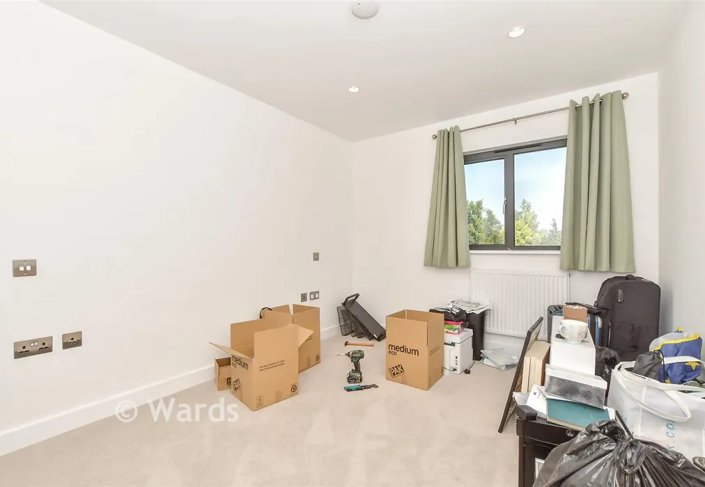 Bedroom 2 - Sandpiper Close, Appledore, Kent - Wards of Kent