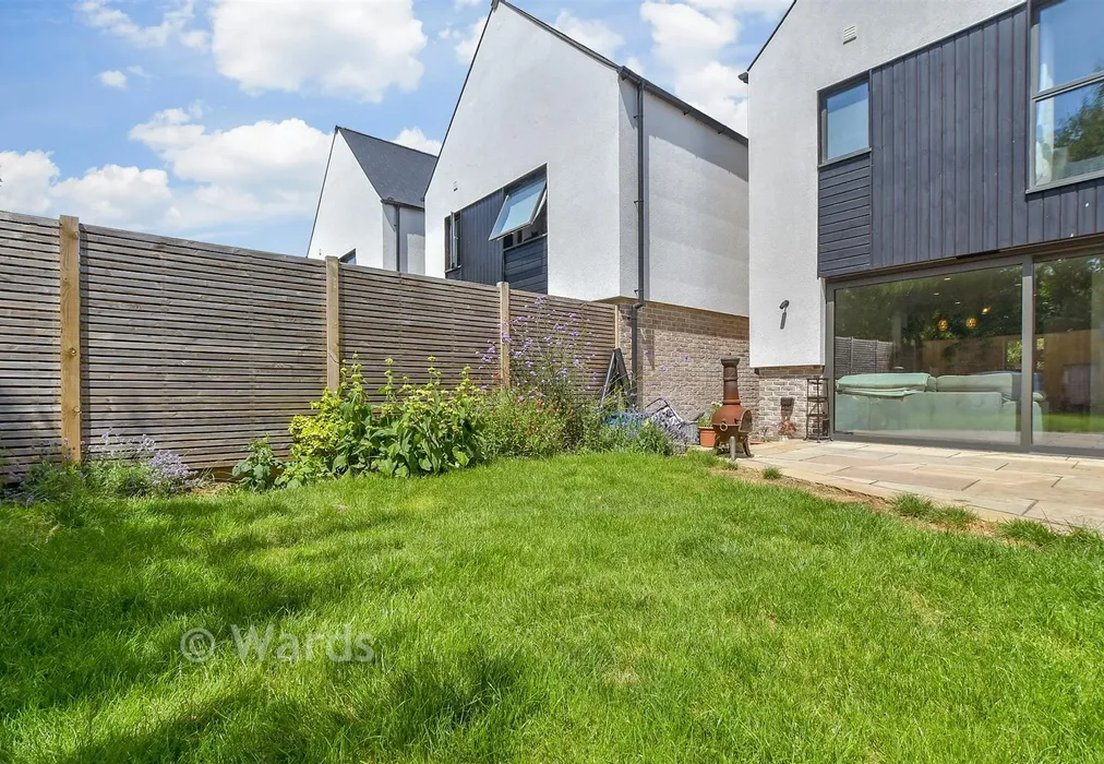 Rear Garden - Sandpiper Close, Appledore, Kent - Wards of Kent