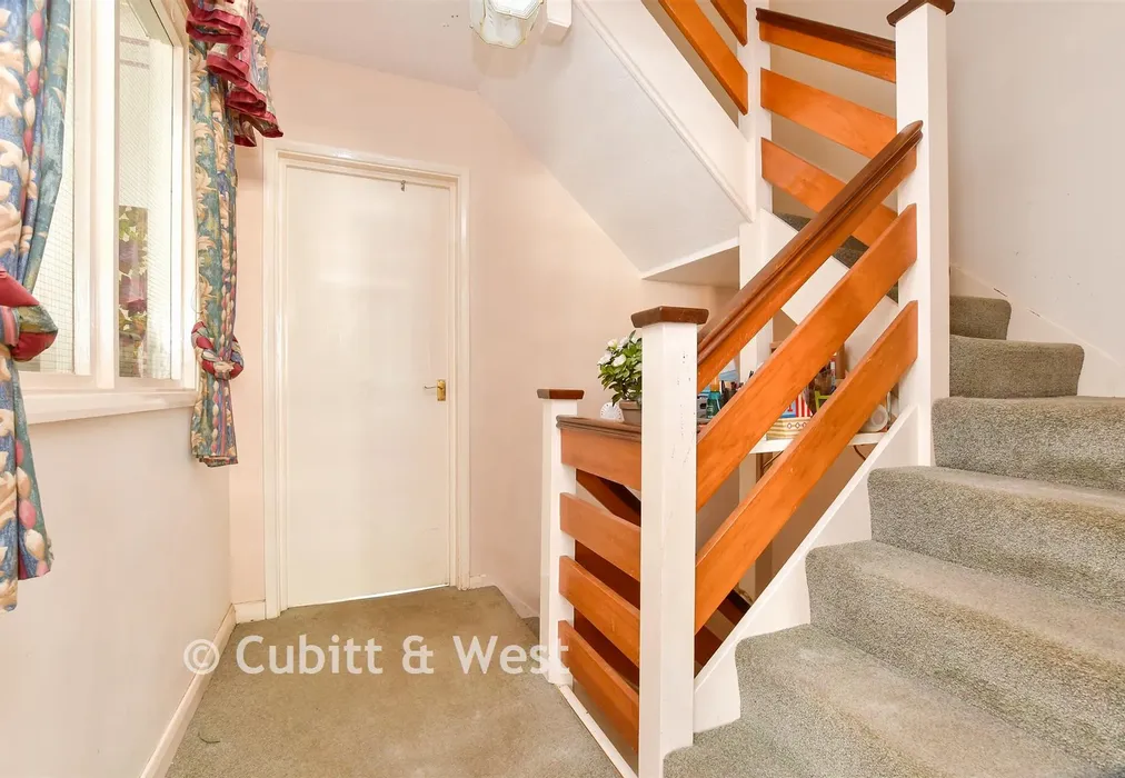 Landing - Ardshiel Drive, Redhill, Surrey - Wards of Kent