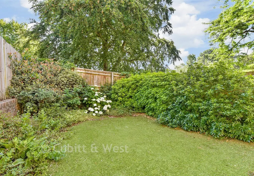Rear Garden - Ardshiel Drive, Redhill, Surrey - Wards of Kent