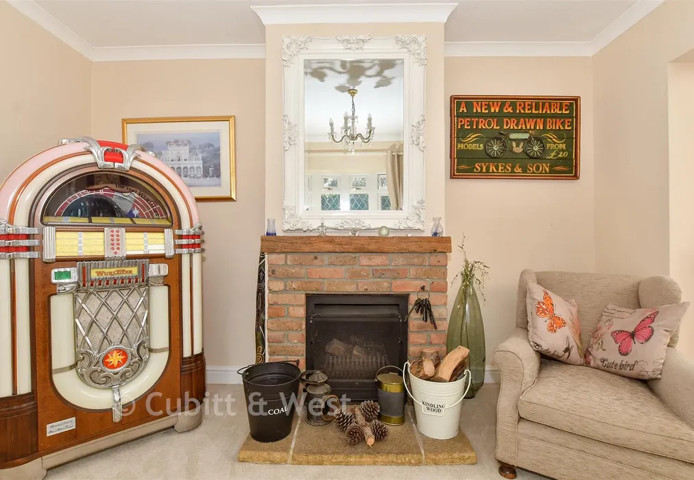 Internal Lifestyle Photograph - Coolham Road, Brooks Green, Horsham, West Sussex - Wards of Kent