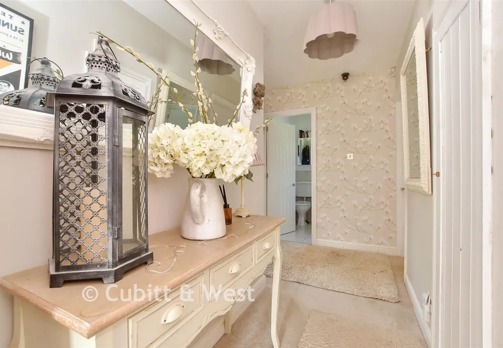 Internal Lifestyle Photograph - Coolham Road, Brooks Green, Horsham, West Sussex - Wards of Kent