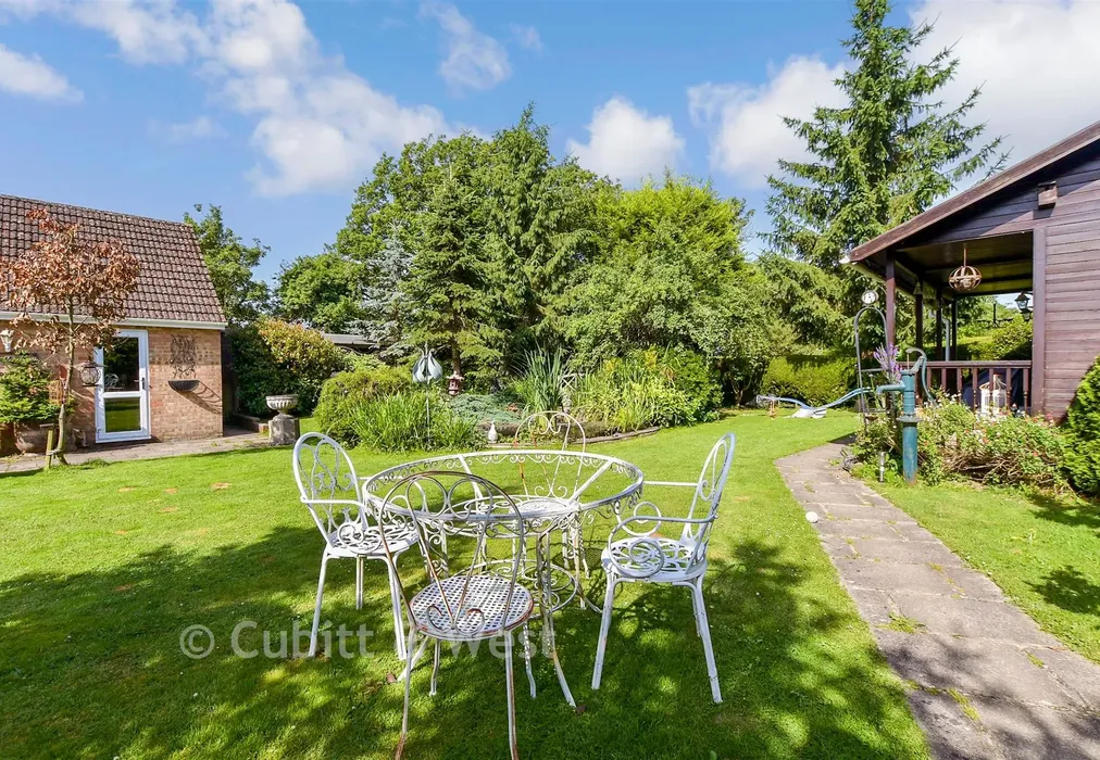 Rear Garden - Coolham Road, Brooks Green, Horsham, West Sussex - Wards of Kent