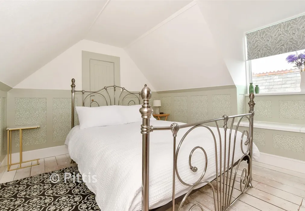 Loft Room - Sandown Road, Lake, Isle of Wight - Wards of Kent