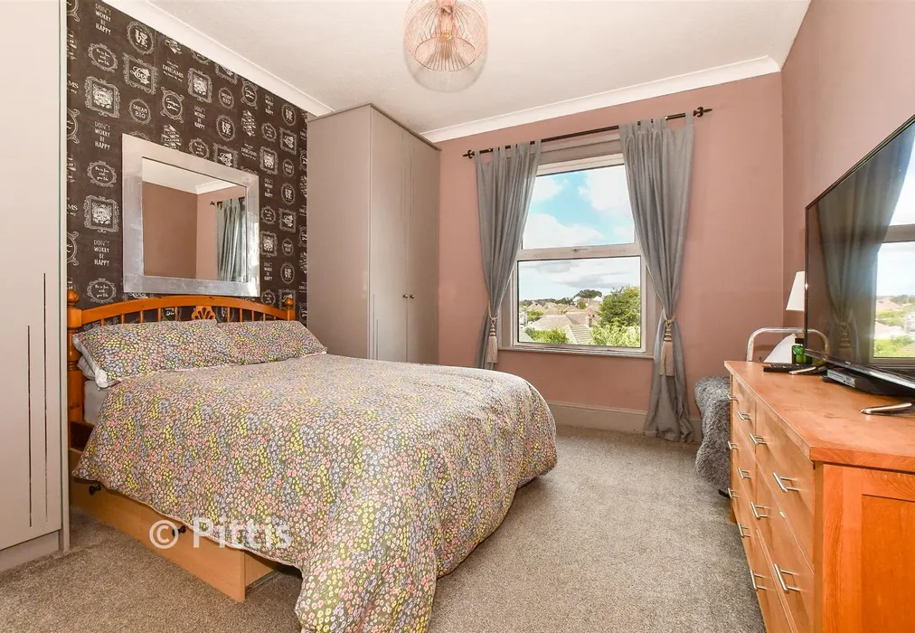 Bedroom 1 - Sandown Road, Lake, Isle of Wight - Wards of Kent