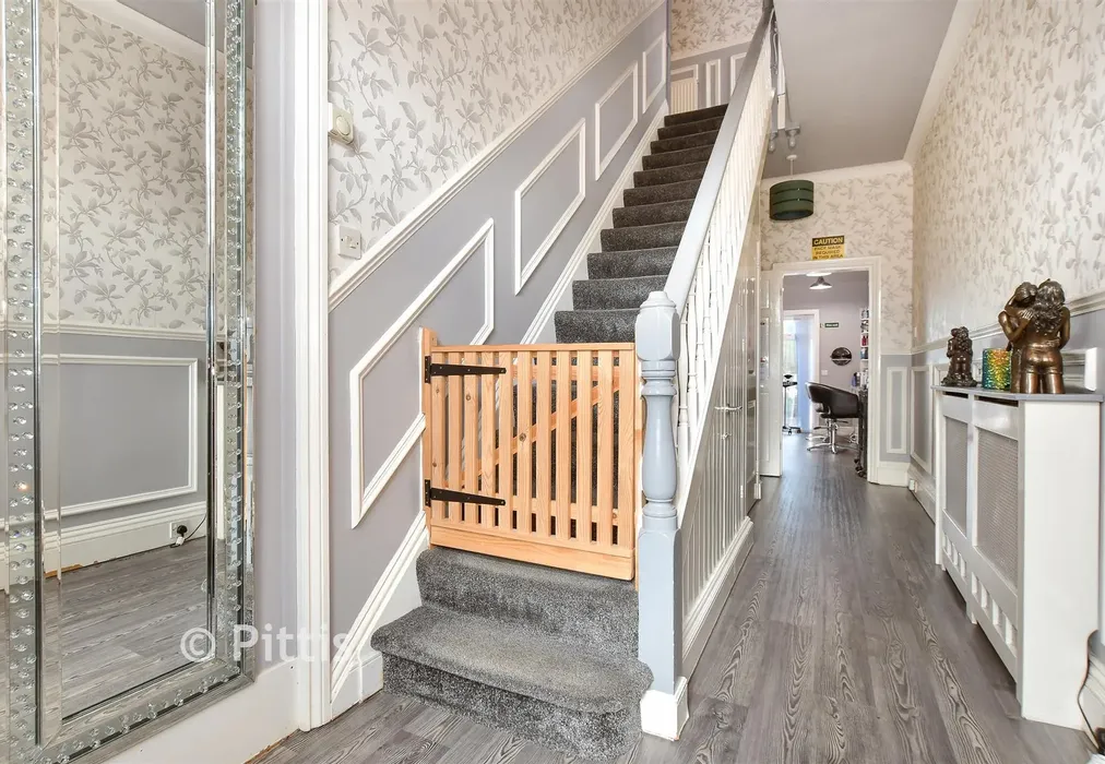 Internal Lifestyle Photograph - Sandown Road, Lake, Isle of Wight - Wards of Kent