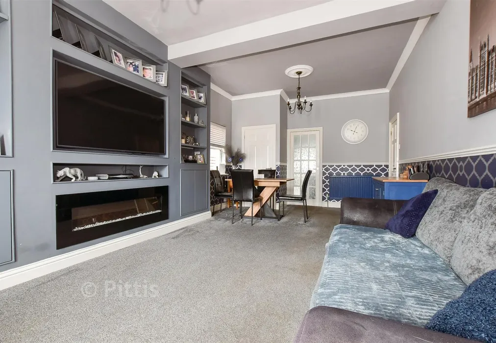 Lounge/Diner - Sandown Road, Lake, Isle of Wight - Wards of Kent