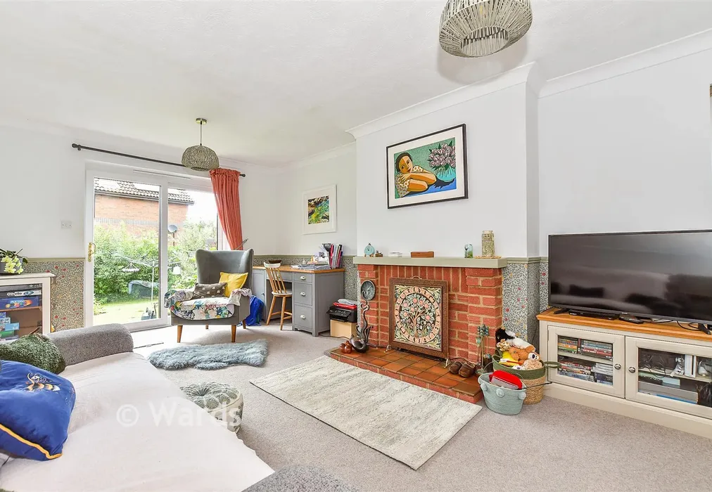Lounge - Siskin Gardens, Paddock Wood, Tonbridge, Kent - Wards of Kent