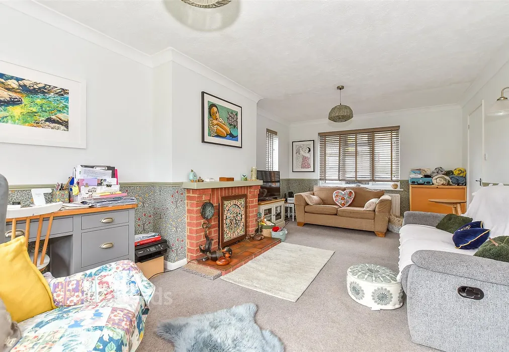 Lounge - Siskin Gardens, Paddock Wood, Tonbridge, Kent - Wards of Kent