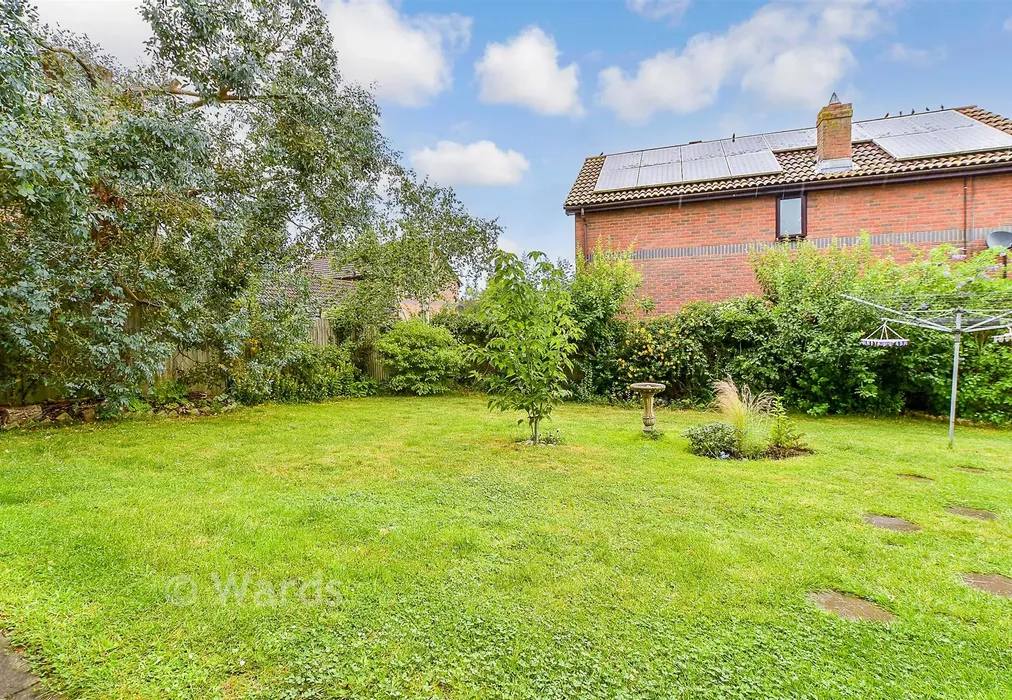 Rear Garden - Siskin Gardens, Paddock Wood, Tonbridge, Kent - Wards of Kent
