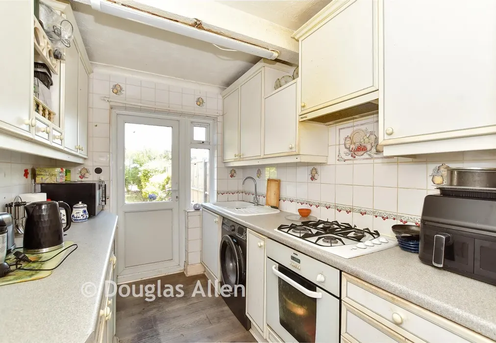 Kitchen - St. Andrew's Avenue, Hornchurch, Essex - Wards of Kent
