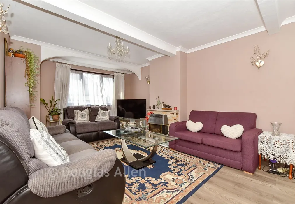 Lounge - St. Andrew's Avenue, Hornchurch, Essex - Wards of Kent