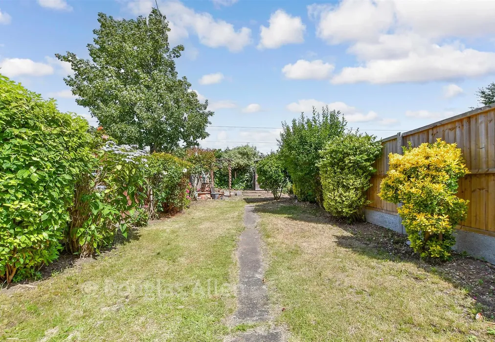Rear Garden - St. Andrew's Avenue, Hornchurch, Essex - Wards of Kent