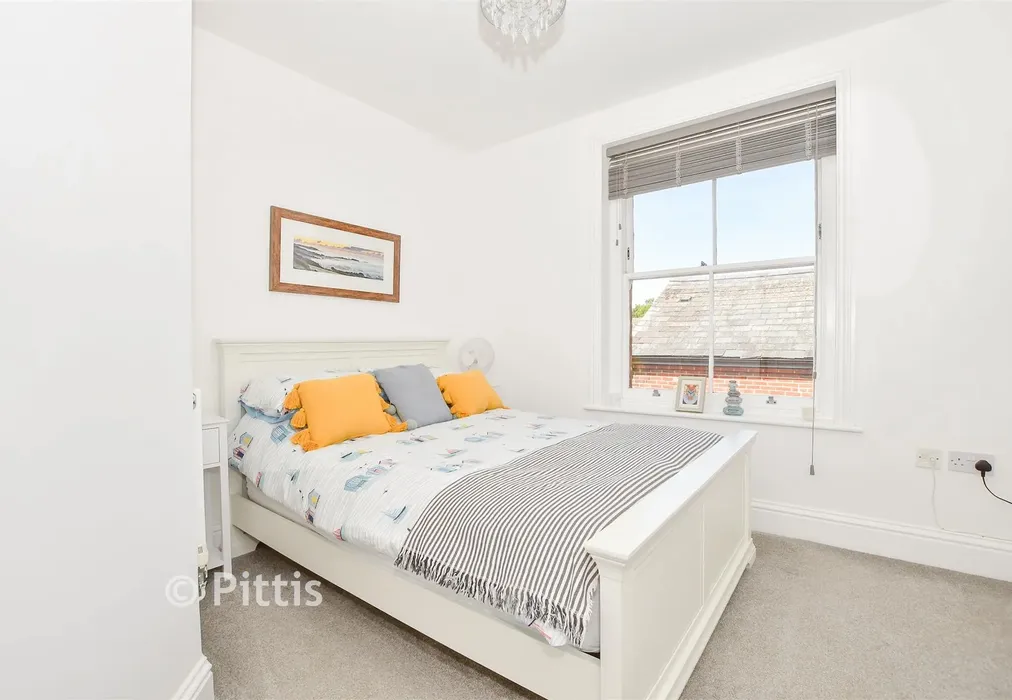 Bedroom 1 - Albion Road, Sandown, Isle of Wight - Wards of Kent